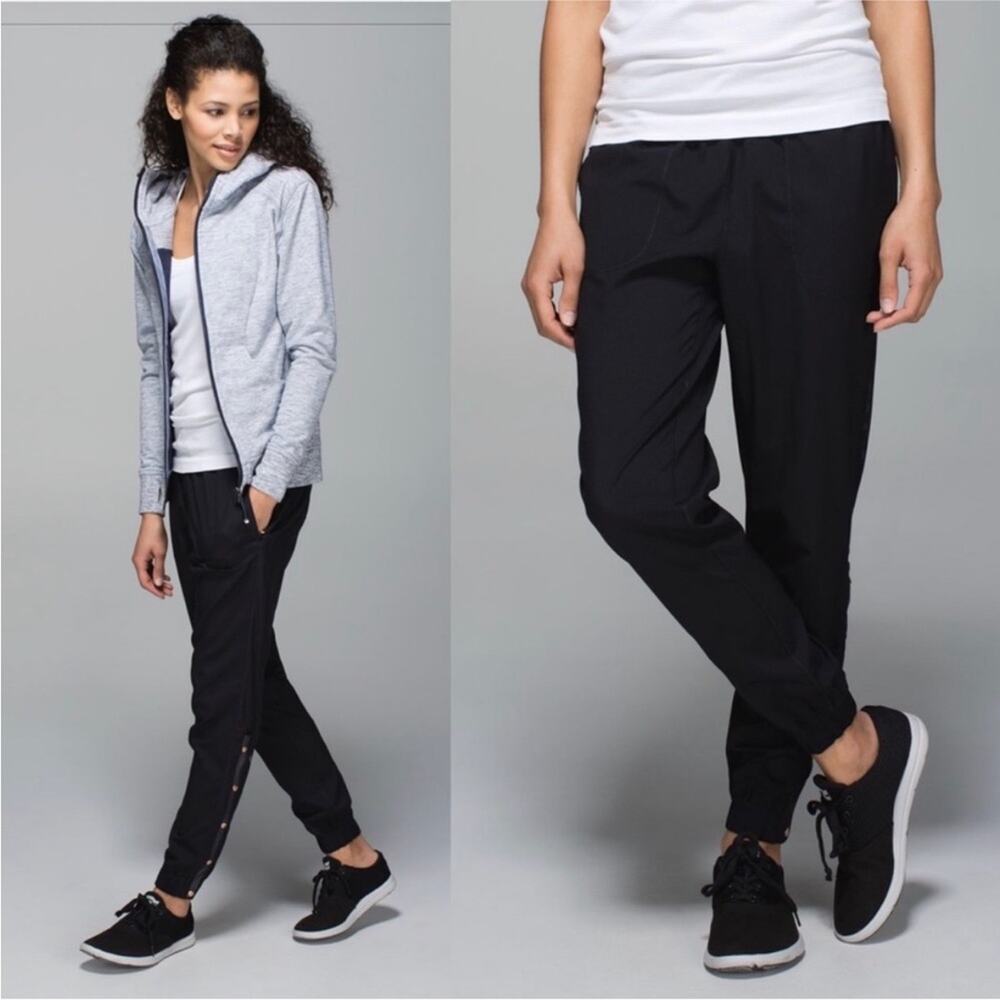 Lululemon Var-City Track Pants SIZE 4 Black Gold Athleisure Activewear Jogger